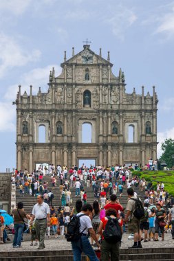 Macau, Çin - 16 Ağustos 2007: St. Paul Harabeleri (Sam Ba Sing Tzik olarak da bilinir) ünlü Mount Fortress ve Macau Müzesi 'nin bitişiğinde yer almaktadır..