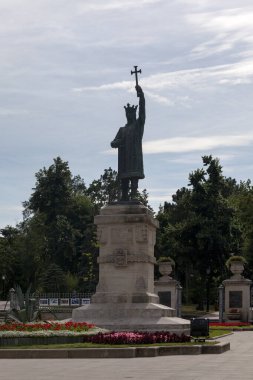 Chisinau, Moldova - 26 Haziran 2018: Büyük Stephen Anıtı, Büyük Park 'ın girişinde bulunan önemli bir anıttır..