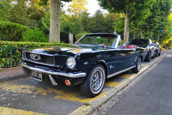 Chantilly France July 2020 Ford Mustang Convertible Parked Street — Stock Photo, Image