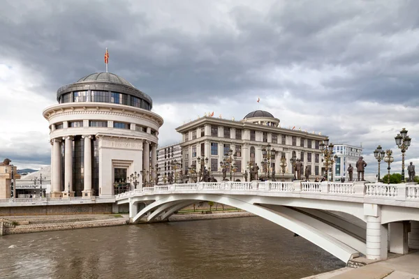 Скопье Северная Мечедония Мая 2019 Года Арт Мост Через Реку — стоковое фото