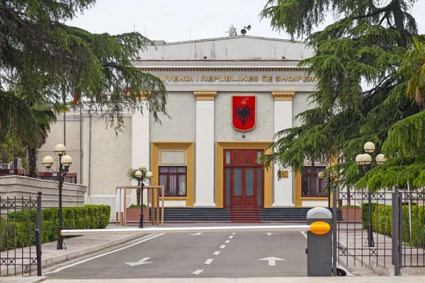Tiran Arnavutluk Nisan 2019 Arnavutluk Parlamentosu Giriş — Stok fotoğraf