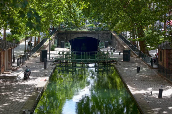 Paris Frankrike Juli 2017 Canal Saint Martin Lång Kanal Paris — Stockfoto