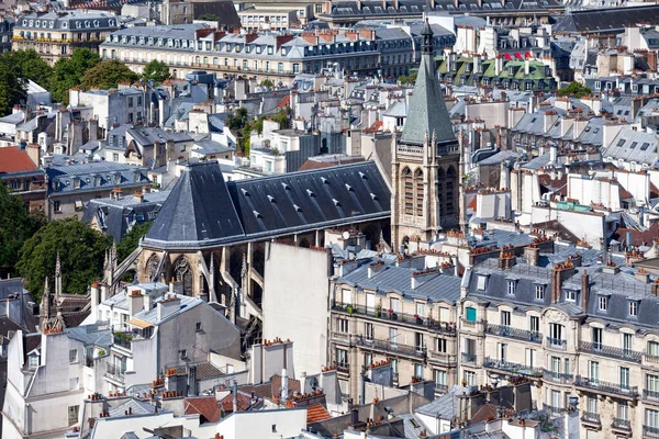 Paris, Fransa - Temmuz 07 2017: Paris 'in Latin Mahallesi' ndeki bir Roma Katolik kilisesi olan Saint Severin Kilisesi 'nin havadan görünüşü.