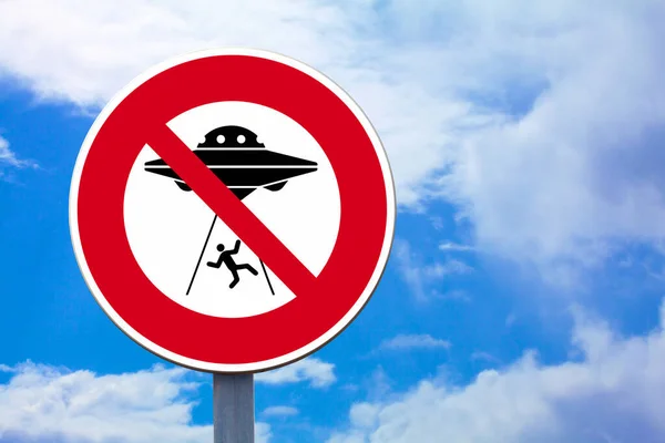 Signo Prohibido Con Secuestro Alienígena Dibujado Medio — Foto de Stock