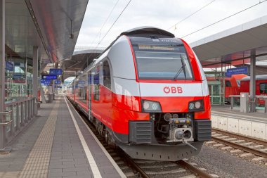 Graz, Avusturya - 28 Mayıs 2019: Graz Hauptbahnhof 'taki Cityjet treni.