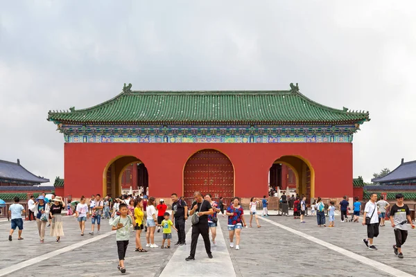 Beijing China Agosto 2018 Turistas Puerta Oeste Del Templo Del — Foto de Stock
