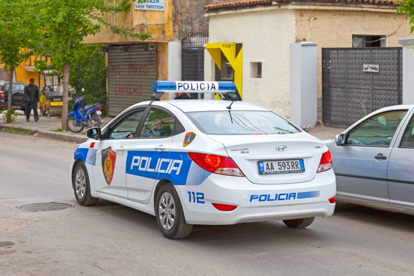 Tirana Albania Abril 2019 Coche Policía Policia Entra Puerta Una — Foto de Stock
