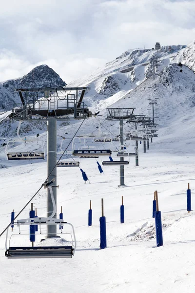 Лижний Ліфт Прямує Вершини Вкритої Снігом Гори Від Каса Ґрандвейри — стокове фото