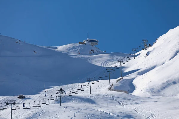 Лижний Ліфт Прямує Вершини Вкритих Снігом Гір Ґрандвейра Пас Каса — стокове фото