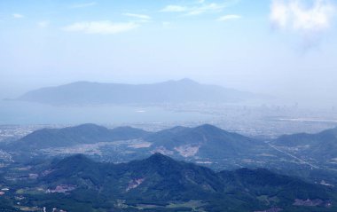 Ba Na Hills 'ten Da Nang' ın hava görüntüsü..