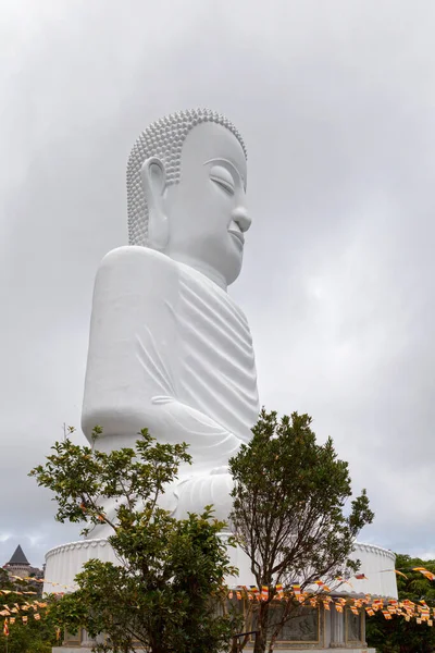 Estátua Buda Branco Pagode Linh Ung Nas Colinas Vietnã — Fotografia de Stock