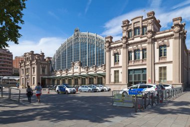 Barcelona, İspanya - Haziran 08 2018: Estaci del Nord veya Estacin del Norte, 1862 yılında açılan eski bir tren istasyonu..