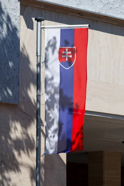 Bandeira Eslovaca Fora Ministério Das Finanças Eslovaco — Fotografia de Stock