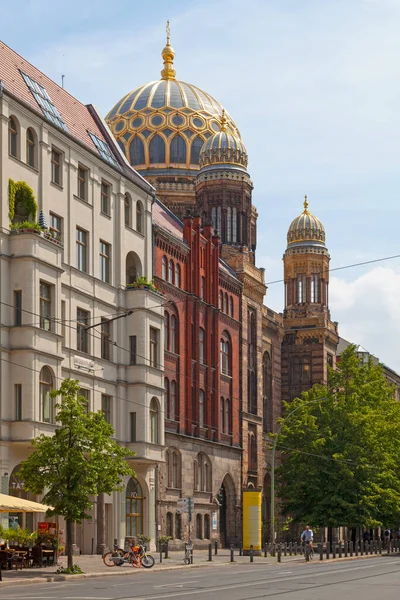 德国柏林 2019年6月1日 新犹太教堂 新犹太教堂 是一座恢复了的1800年代的犹太教堂 带有标志性的镀金穹顶 举办了一场关于其悲惨历史的展览 — 图库照片