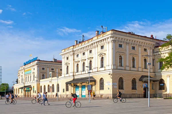 波兰克拉科夫 2019年6月6日 距离新车站几米的旧主要火车站 — 图库照片