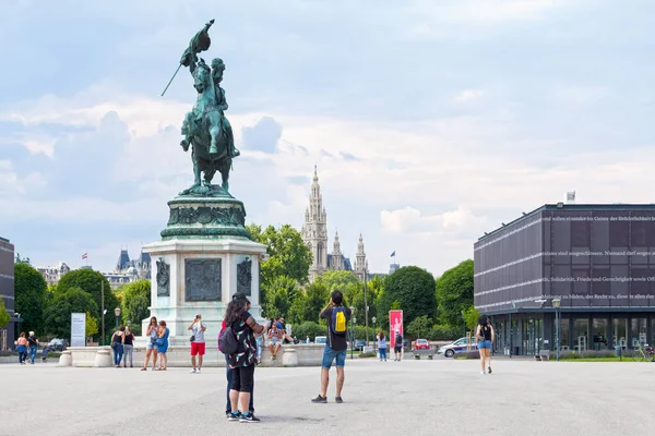 Wien Österrike Juni 2018 Staty Ärkehertig Charles Heldenplatz Med Bakom — Stockfoto