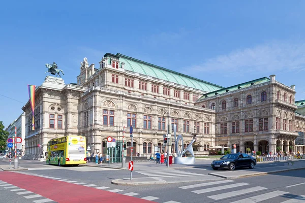 奥地利维也纳 2018年6月17日 维也纳国家歌剧院 Wiener Staatsoper 是一家位于奥地利首都的奥地利歌剧院和歌剧院公司 它最初被称为维也纳宫廷歌剧 Wiener Hofoper 1920年 — 图库照片