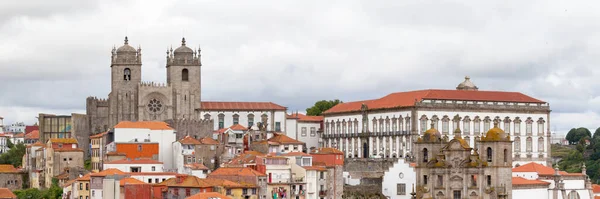 ポルト ポルトガル 2018年6月3日 ポルト大聖堂は ポルトガルのポルト市の歴史的中心部に位置するローマカトリック教会です — ストック写真