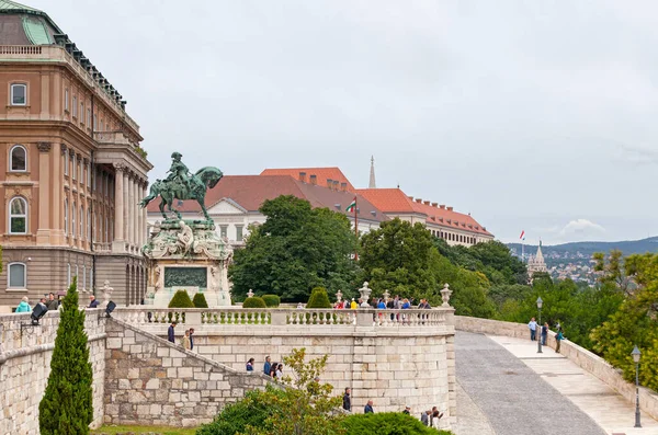 Budapest Hungría Junio 2018 Terraza Del Danubio Con Monumento Príncipe — Foto de Stock