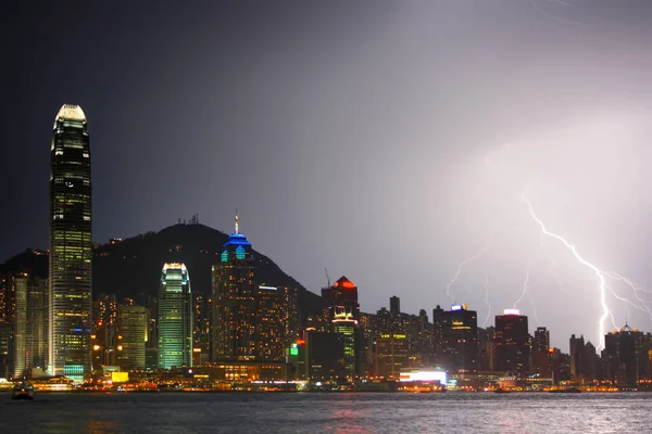 Victoria Limanı Gece Vakti Bir Fırtına Sırasında Hong Kong — Stok fotoğraf