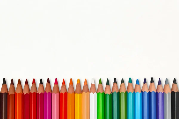 Crayones Línea Una Hoja Papel Blanco —  Fotos de Stock