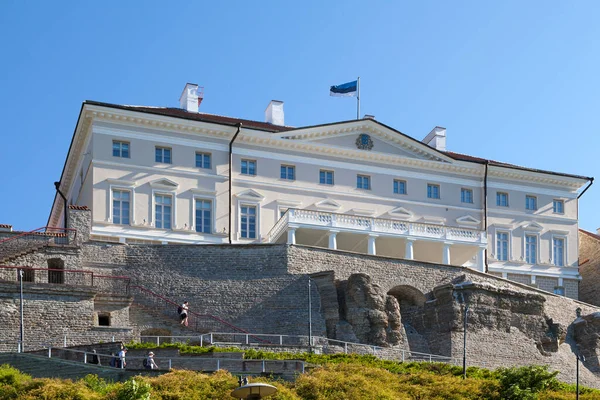 Tallinn, Estonya - 16 Haziran 2019: Stenbock Evi Estonya Cumhuriyeti Hükümeti ve Devlet Başbakanlığı 'na ev sahipliği yapmaktadır..