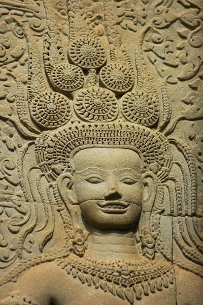 Bajorrelieve Una Bailarina Apsara Tallada Una Pared Angkor Wat Camboya —  Fotos de Stock