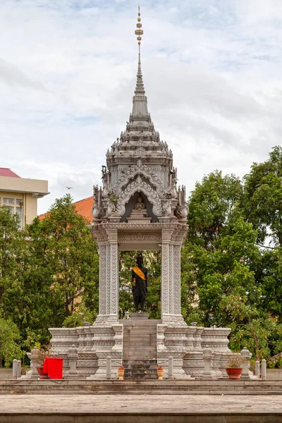 Estatua Yeay Penh Inglés Lady Penh Legendaria Fundadora Wat Phnom —  Fotos de Stock