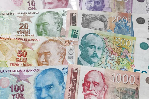 Zbliżenie Stos Tureckiej Liry Serbskiego Dinara — Zdjęcie stockowe