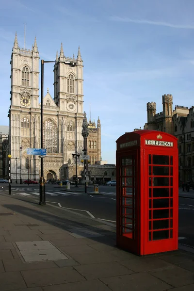 Westminster Abbey Vid Sidan Den Traditionella Röda Telefonkiosken Några Ikoniska — Stockfoto