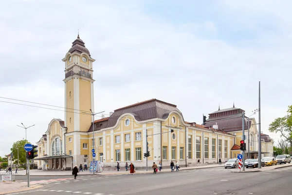 ブルガリア ブルガリア 2019年5月13日 ブルガス中央鉄道駅は ブラックシー市とブルガス市にサービスを提供する主要駅です — ストック写真