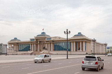 Ulan Bator, Moğolistan - 31 Temmuz 2018: Sukhbaatar Meydanı Hükümet Evi.