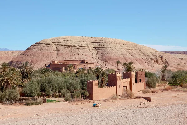 Ait Benhaddou, günümüzde Fas 'ta Sahra ve Marakeş arasındaki eski kervan rotası boyunca (İngilizce: 