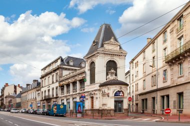 Limoges, Fransa - Kasım 09 2019: Silahlı Kuvvetler Bilgi ve İşe Alma Merkezi (Fransızca: Centre d 'information et de recrutement des force armees - CIRFA), Fransa' nın başkentinde bulunan Fransız donanmasına uygulanacak yerdir..