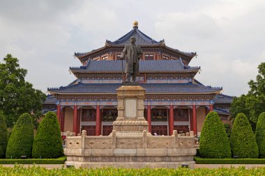 Sun Yat-sen ya da Zhongshan Memorial Hall Çin 'in Guangdong eyaletinin başkenti Guangzhou' da sekizgen şeklinde bir binadır..