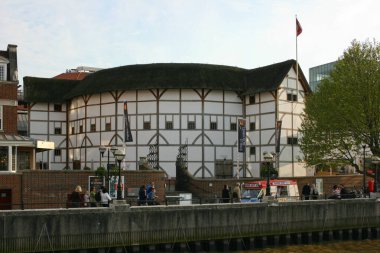 Shakespeare 'in Küresi, Thames Nehri' nin güney kıyısında, Londra 'nın Southwark ilçesinde William Shakespeare ile ilişkili bir Elizabeth dönemi tiyatrosu olan Globe Theatre' ın yeniden inşasına ev sahipliği yapan kompleks bir yapıdır. Orijinal tiyatro inşa edildi. 