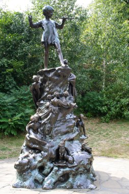 Peter Pan heykeli, J. M. Barrie 'nin Peter Pan karakterinin bronz bir heykeli. Barrie tarafından yaptırıldı ve Sör George Frampton tarafından yapıldı. Londra 'da 1912' de dikildi..