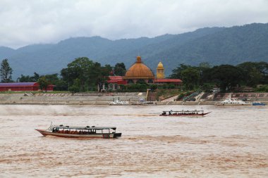 Altın Üçgen Özel Ekonomi Bölgesi, Laos - 04 Ağustos 2012: Mekong Nehri kıyısındaki bu özel ekonomik bölge Laos hükümetinden Çin Kralları Romalılar Grubu 'na 99 yıllık bir kira sözleşmesi. Grup 10 bin hektarlık bir zekaya sahip.