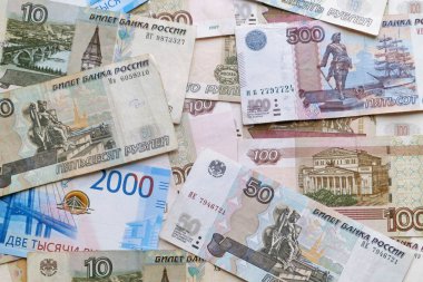 Arkaplan olarak Rus rublesi yığını.