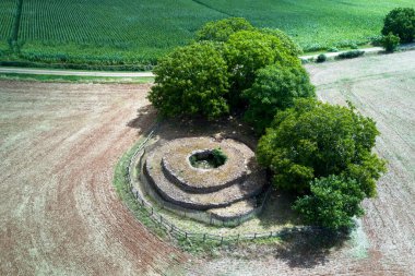 M.Ö. dördüncü bin yılda Bazoges-en-Pareds 'de 