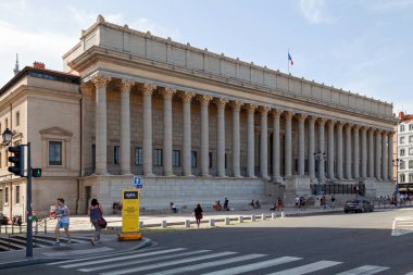 Lyon, Fransa - 10 Haziran 2018: Palais de justice historique de Lyon, Saone 'nin sağ kıyısında, Lyon' un 5. arrondissement bölgesinde yer alan bir binadır. 1996 'da anıt tarihi olarak sınıflandırıldı..