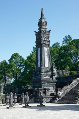 Vietnam 'ın eski başkenti Hue yakınlarındaki Chau Chu Dağı' ndaki Khai Dinh Mezarlığı..