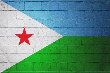 Djibouti bayrağı tuğla duvara boyanmış..