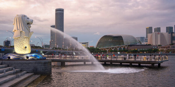 The Merlion fountain is the symbol of Singapore, attracting millions of tourists every year in the city.