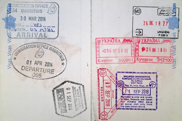 Close Double Pages French Biometric Passport Filled Stamps Ukraine Moldova — Stock Photo, Image