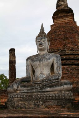 Wat Sa Si, Ramkhamhaeng Anıtı yakınlarında küçük bir tapınaktır. Wat Sa Si, Wat Mahathat, Sukhothai 'nin kuzeybatısındaki Traphang-Trakuan Gölü' nün tam ortasında yer almaktadır..