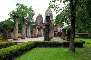 Wat Si Sawai, Sukhothai 'deki 12. yüzyılın sonlarında ya da 13. yüzyılın başlarında Vishnu Tapınağı olarak kurulan en eski tapınaklardan biridir..