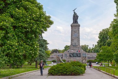 Sofya, Bulgaristan - 18 Mayıs 2019: Sovyet Ordusu Anıtı Knyazheska Bahçesi 'nde bulunan bir anıttır. 