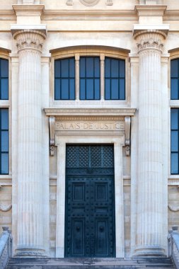 Palais de Justice de Paris 'in dışında Fransa' nın orta kesimindeki Ile de la Cite 'de bulunan Palais Bulvarı' nda..
