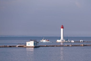 Vorontsov Deniz fenerinden geçen feribot Odessa limanından çıkıyor..
